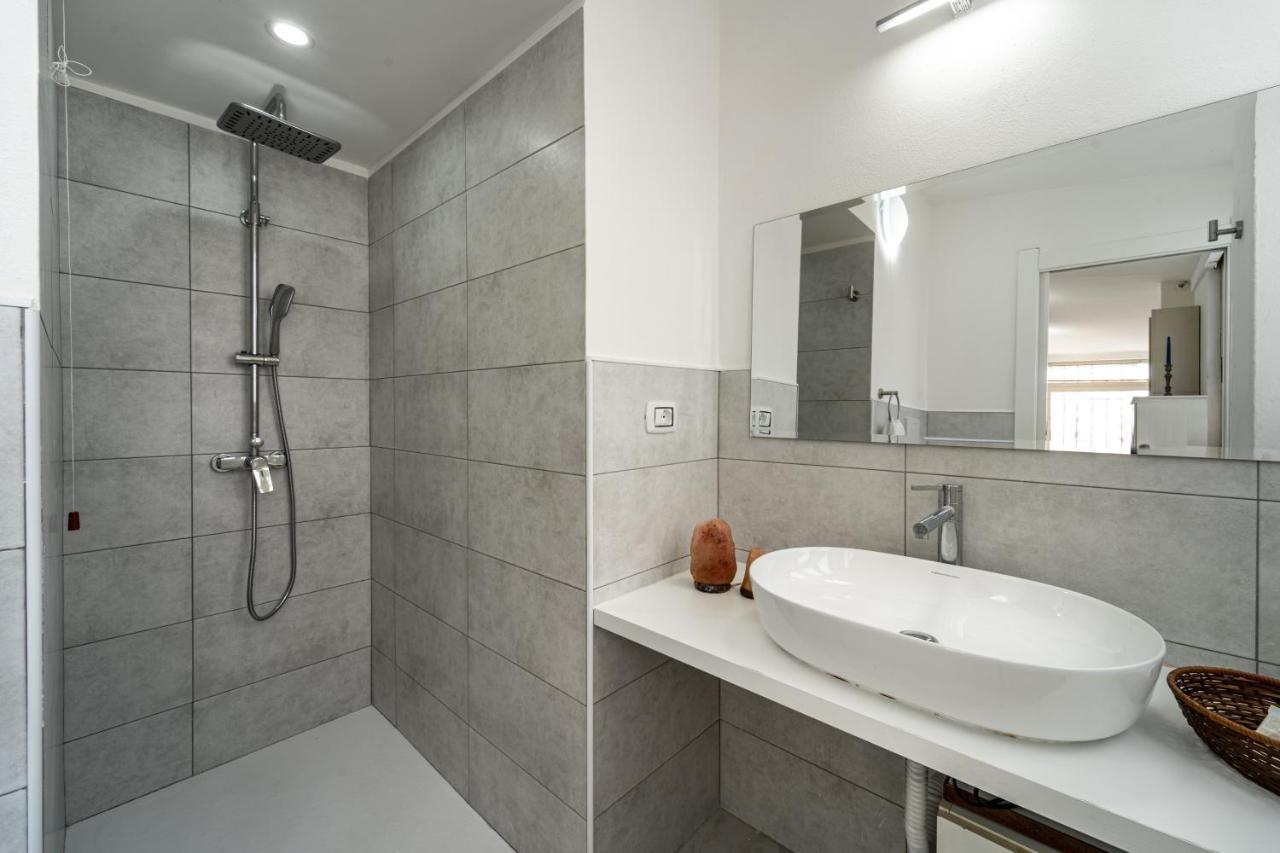 Monolocale Gio Apartman Carbonia Kültér fotó