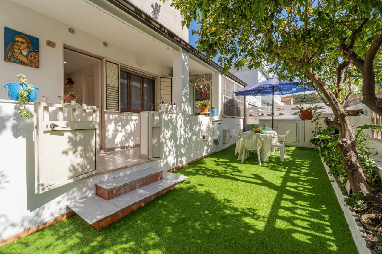 Monolocale Gio Apartman Carbonia Kültér fotó